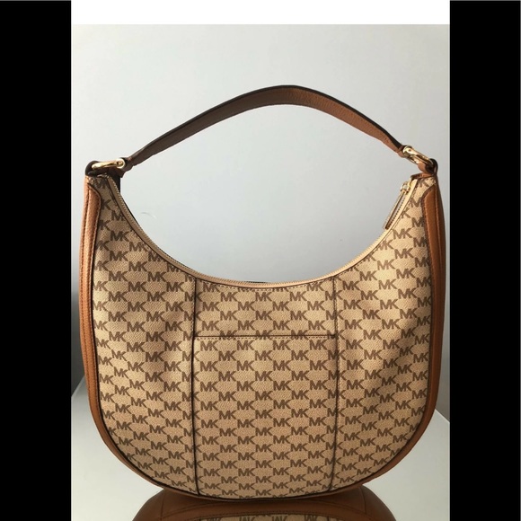 Michael Kors Handbags - NWT Giant MICHAEL KORS handbag LYDIA HOBO